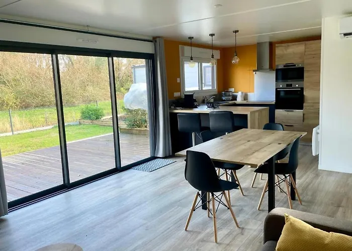 Spacious With Heated Pool And Jacuzzi