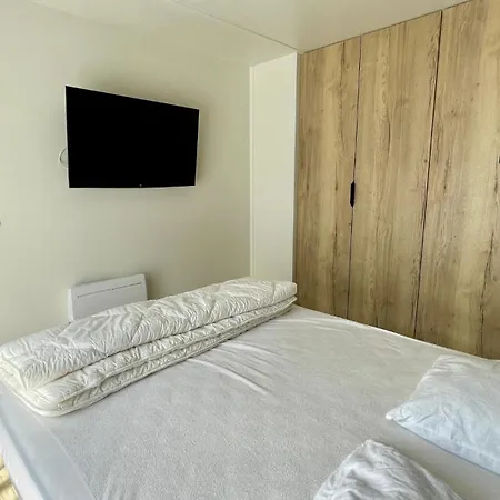 Vendégház Spacious With Heated Pool And Jacuzzi Les Mathes