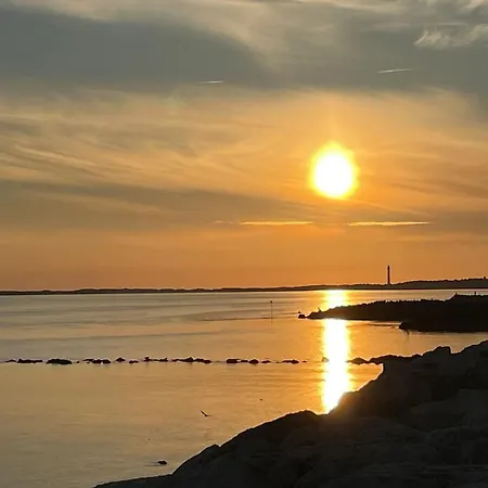 Spacious With Heated Pool And Jacuzzi Guest house 3*