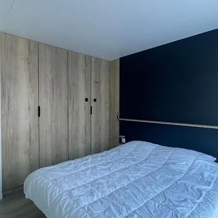 Spacious With Heated Pool And Jacuzzi 招待所 4*