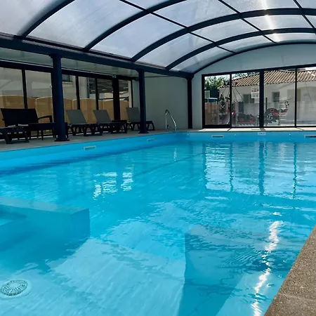 Spacious With Heated Pool And Jacuzzi 4* 莱马特