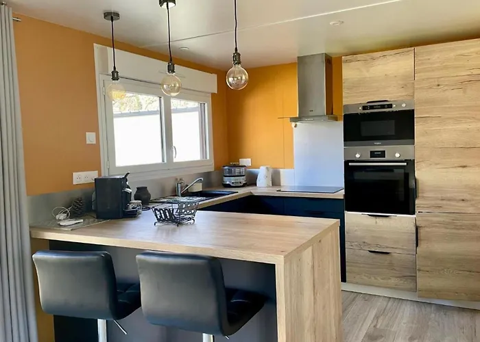 Spacious With Heated Pool And Jacuzzi Les Mathes