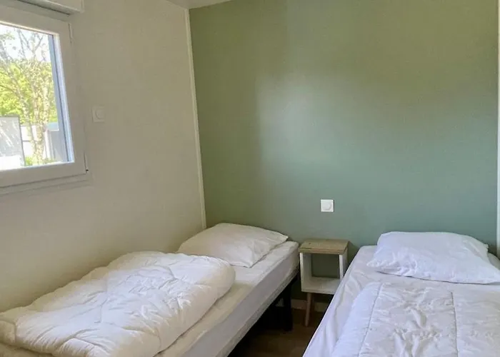 Spacious With Heated Pool And Jacuzzi