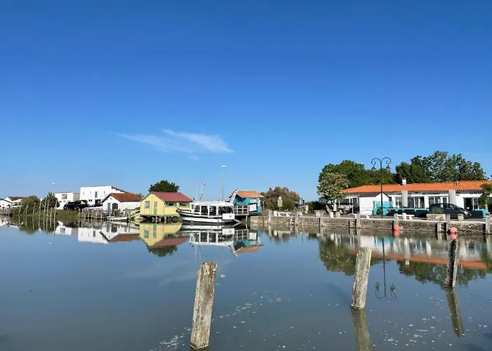 Spacious With Heated Pool And Jacuzzi