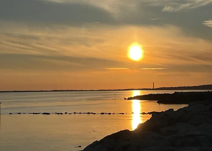 Spacious With Heated Pool And Jacuzzi Guest house 3*